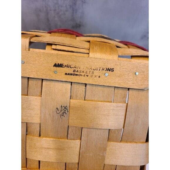 American Traditions Basket, 1998 Colorful removable Cloth liner, and Lid 8"x5" - Picture 8 of 9